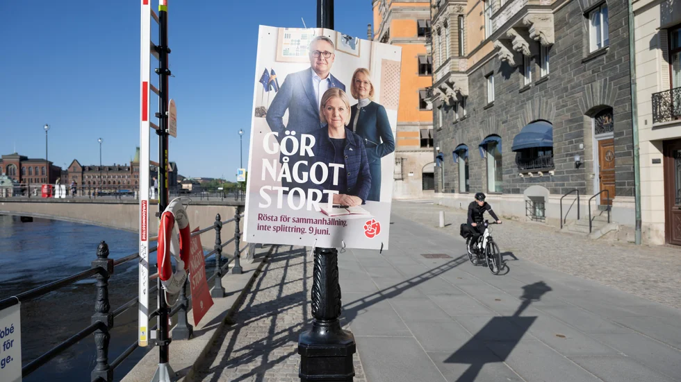 Magdalena Andersson är den socialdemokratiska valrörelsens lokomotiv. Hennes starka position gör också att hon lätt kan glida över i andra spår när de gamla börjar bli uttjatade och alltför introverta. 