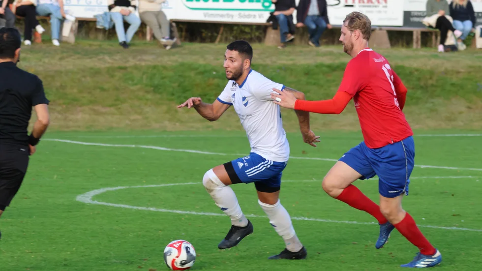 Ilhan Jejna avslutade den gångna säsongen i IFK Tuna. Nu kan han vara på väg till Myresjö/Vetlanda.