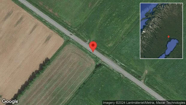 Problem i trafiken efter nedfallna träd på väg 383