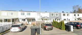 115 kvadratmeter stort radhus i Rosersberg får nya ägare