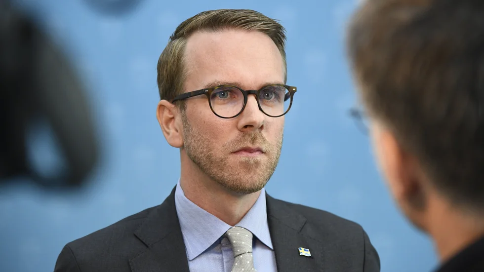 Kritik. Rätt av infrastrukturminister Andreas Carlsson att kalla till sig Transportstyrelsens generaldirektdör för att diskutera PEth-tester.