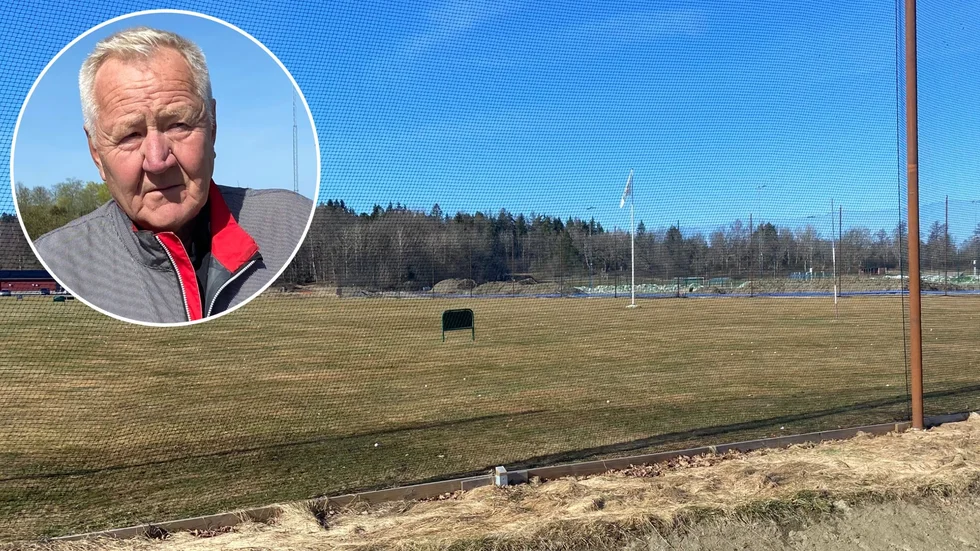 Bengt Johansson, ordförande i Strängnäs GK, blev förvånad när han fick veta att kommunen inte godtog klubbens "reklampelare" framför drivning rangen.