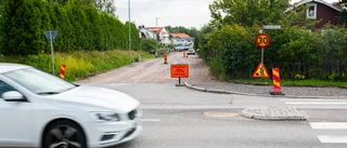 Ny asfalteringsomgång – här pågår arbete i Motala och Borensberg
