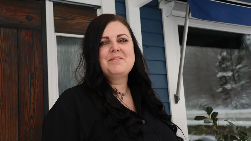 Nyligen blev Emmelie Wallmark omvald som ordförande i Vimmerby fotoklubb. Som ensam kvinna i styrelsen ser hon det som sin roll att "avgubbanisera föreningen".