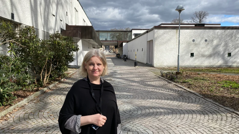 Passagen mellan de två byggnaderna ska byggas över men även under taket ska siktlinjen upp mot Vårfrukyrkan bevaras, berättar Linda Karlsberg.