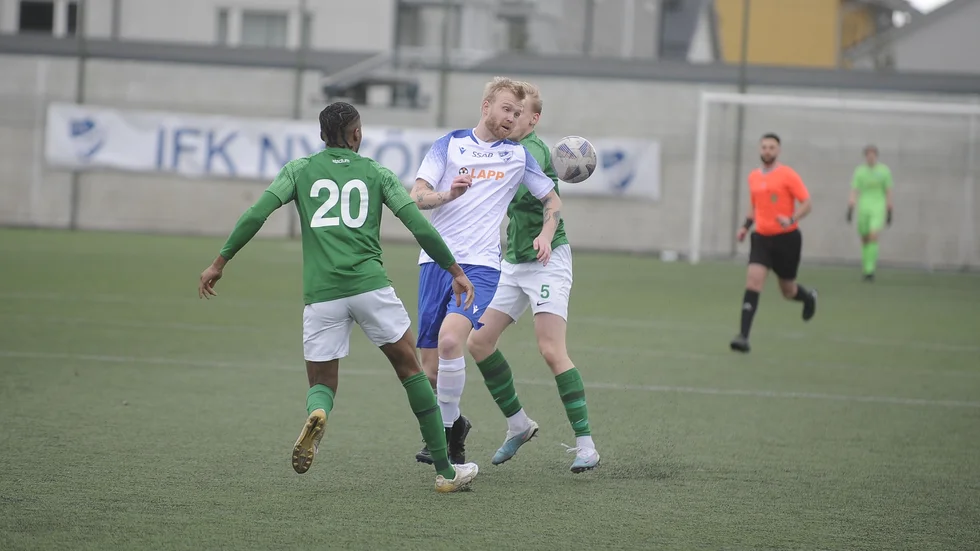 Marcus Björklunds målform i IFK Nyköpingströjan håller i sig. I Sörmlandsderbyt mot Värmbol kom åttonde fullträffen.
