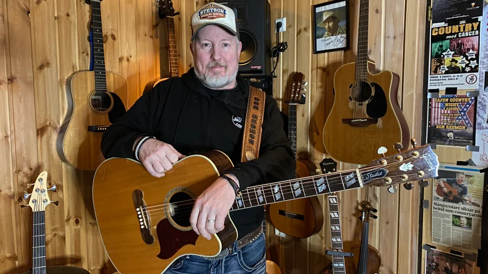 Ett med gitarren har Andreas blivit efter alla år inom musiken.