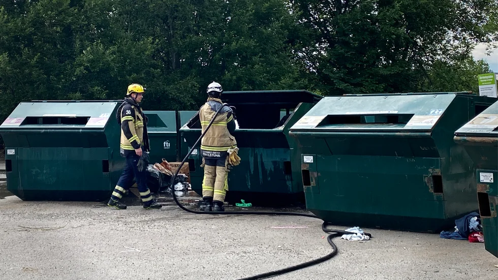 Det brann i en container på Tivoliallén i tisdags kväll.
