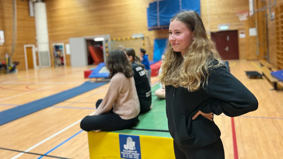 Emma Ericson säger att hon aldrig funderat på att sluta trots de pendlingstimmar hon lägger ner varje vecka på att vara tränare i Borensberg. Det ger så mycket mer energi än det tar, säger hon. 