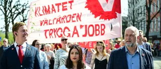 Nooshi Dadgostar hugger Palestina i ryggen