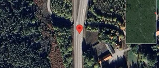 Singelolycka med personbil på E22