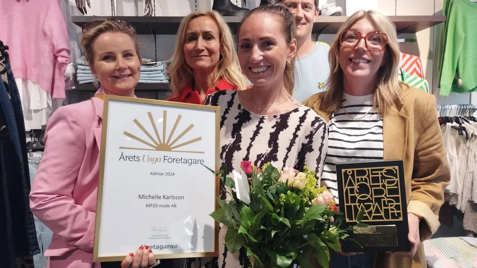  Att unga vågar är viktigt, tycker branchorganisationen "Företagarna". På bilden ser du delar av styrelsen och årets pristagare Michelle Karlsson. Från vänster Theres Steinholyz, Anna Blom, pristagaren Michelle, Olle Markljung och Linda Åhman.