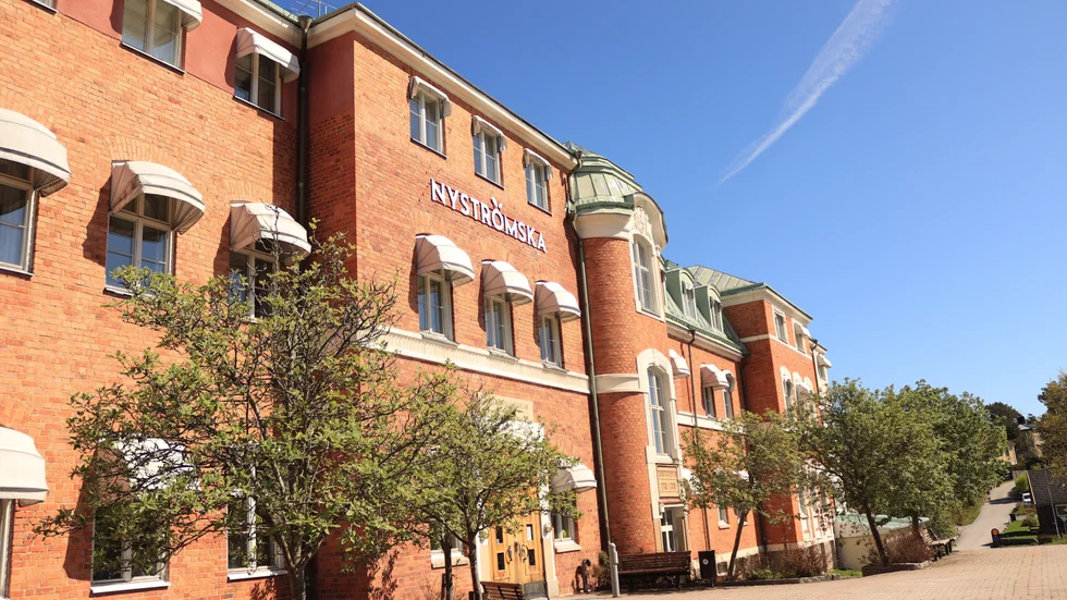 Tre av fem av höstens föreläsningar har flyttats från biblioteket till Nyströmskas aula.