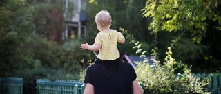Förslag vill ge fler föräldraledigt