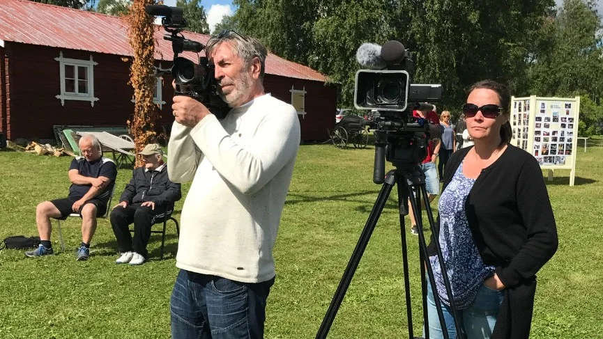 På plats. Under Burträsksvängen 2017 filmade Jan och Marie Wännström material till filmen om arrangemanget.