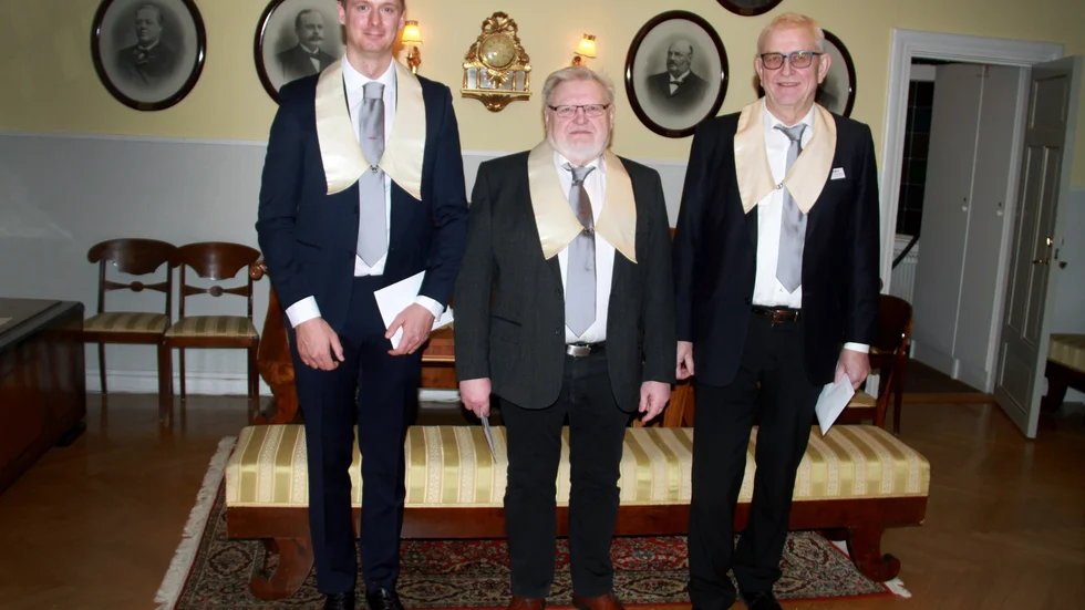 Tre nya bröder invigdes i Odd Fellow i Piteå den 24:e november. Från vänster Andreas Pettersson, Ulf Holmberg och Jan-Erik Karlsson.

