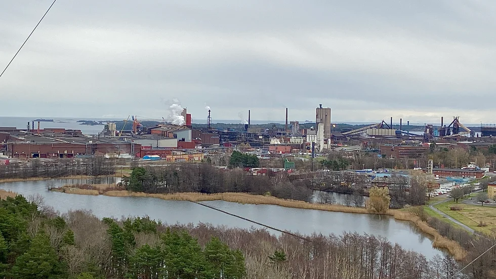 SSAB i Oxelösund kommer att behöva stora mängder el framöver. Tänker de lösa det med små modulära kärnkraftverk i närheten, eller vad, undrar insändarskribenten.
