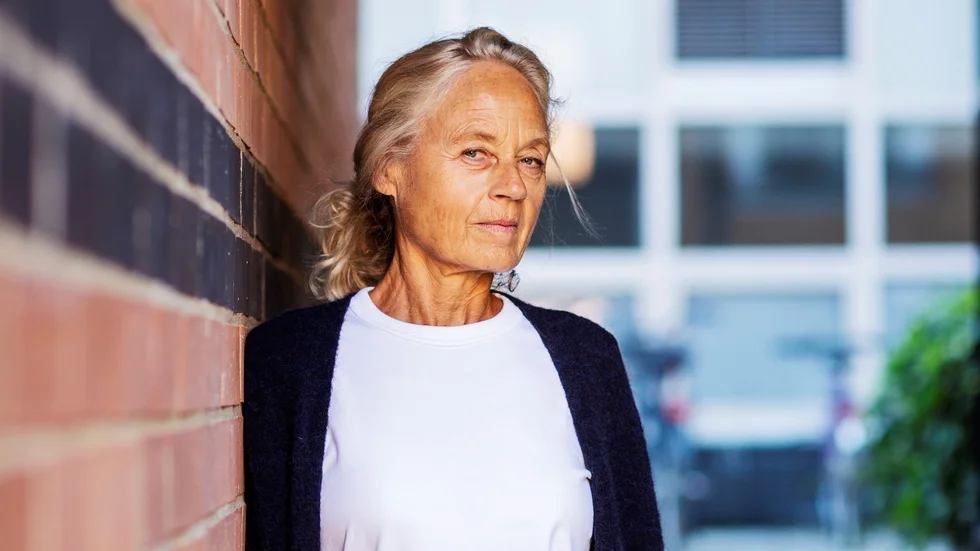 Anna Kåver har sett det vackra även i det svåra och vilsna. Hur livet är lätt och svårt på samma gång. Det skriver hon om i sin nya bok.