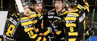 Lindholm inledde målskyttet med en backhand.