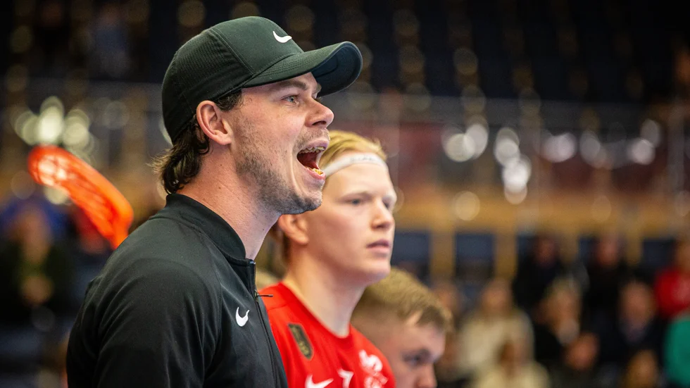 Oscar Lundin har tränat Storvretas herrlag i två säsonger. Kommande säsong kommer han utöver sitt tränarjobb även bli klubbchef.