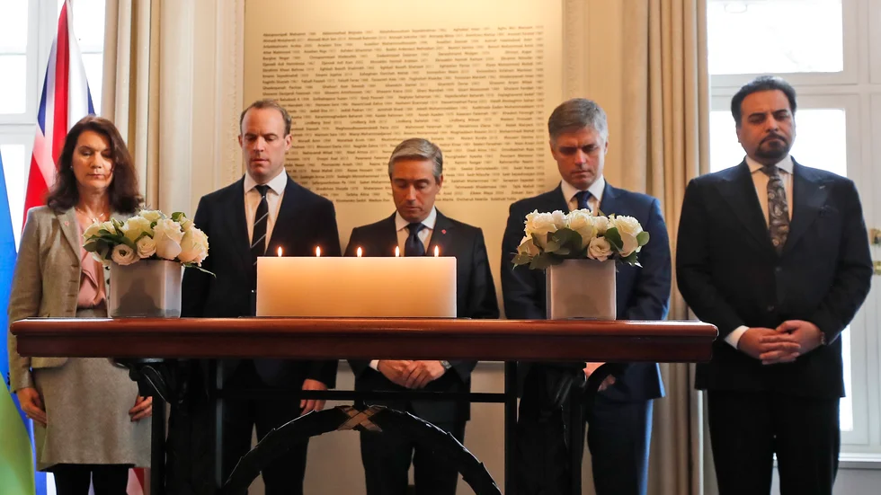 Utrikesministrarna från de drabbade länderna, bland annat Sveriges Ann Linde (S), vid en ceremoni för de 176 personer som dödades vid nedskjutningen.