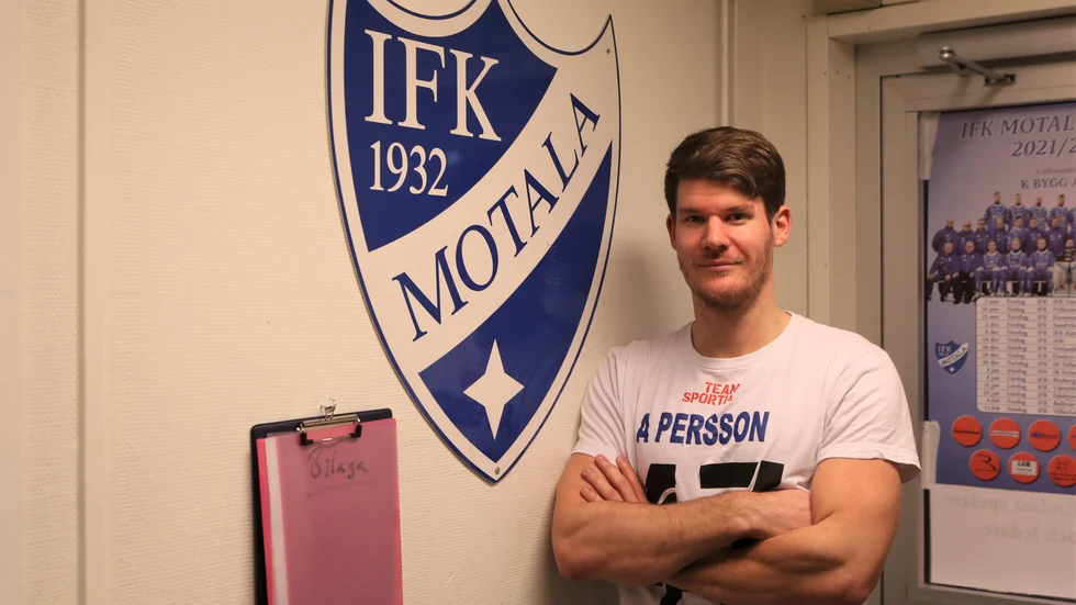 Anders Persson, IFK Motalas mittfältare, berättar att han inte tänker så mycket på avstängningen som han fick förra året. "Jag tycker att man ser den typen av tacklingar varje match utan att det bli några avstängningar", säger han. 
