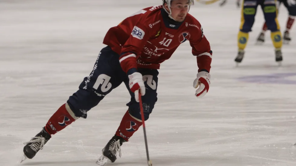Gustav Mattsson stod för tre mål under söndagens segermatch mot UNIK på bortaplan där KVBS vann med 3-6.