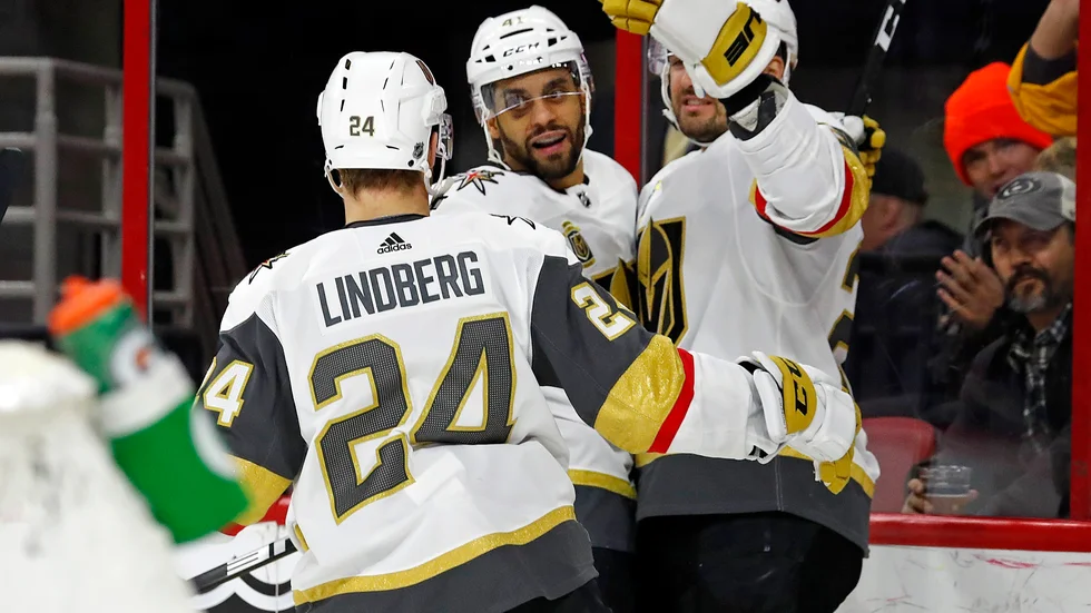 Oscar Lindberg gjorde säsongens två första poäng när Vegas besegrade Washington på hemmais. Pierre-Édouard Bellemare gjorde sitt fjärde mål för säsongen. 
