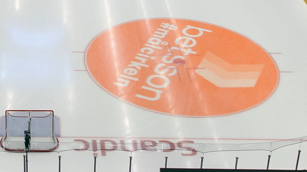 På sex matcher i kvartsfinalen mot Djurgården prickade Skellefteå AIK in fyra mål efter skott från "målcirkeln". Det betydde i sin tur 110 000 kronor till bygdens lag. 