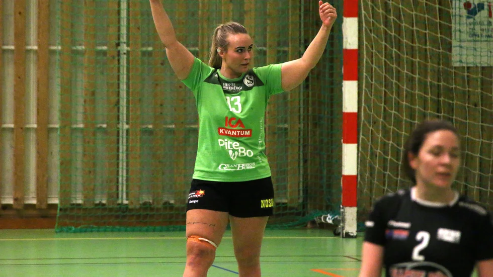 Caroline Olofsson spelade en nyckelroll när Strömnäs GIF vände och vann derbyt mot Lillpite. 