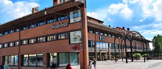 Förde över stor summa pengar till bedragare