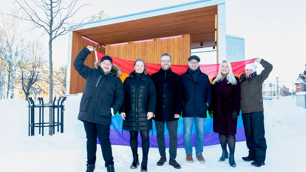 Från vänster: David Forsberg, projektledare RFSL Luleå, Ann-Sofie Lund, försäljningschef Norr Media, Mats Ehnbom, vd Norr Media, Gunnar Tåhlin, vd Galären, Veronika Johansson, kommunikationschef, Galären och Helena Carlsson, projektansvarig Luleå Pride.