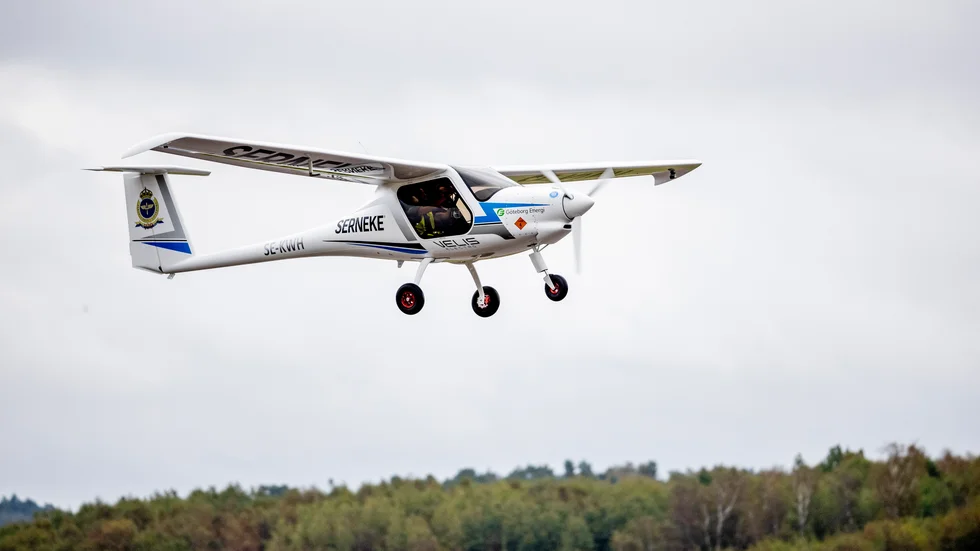Elflygplanen flyger. Oppositionsrådet Andreas Löwenhöök vill att Skellefteå Airport ska utveckla flygtrafiken med norra Norge och norra Finland.