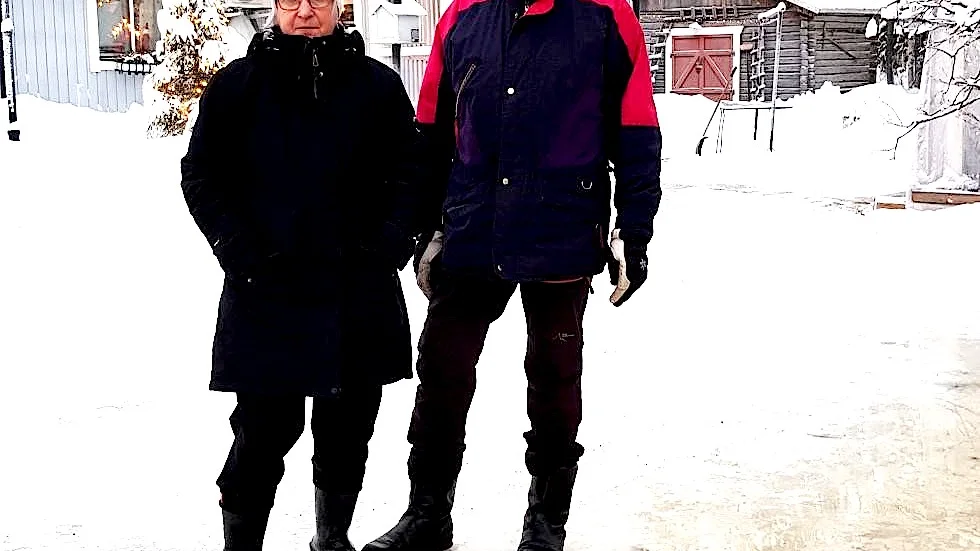 Det blev en dramatisk start på dagen för Elisabeth och Gerhard Heikki en en ispropp högre upp i älven medförde att deras gård blev översvämmad. 