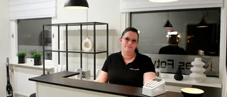 Nina hjälper sina kunder och kunderna hjälper henne: "De är så fina och det är så glatt"