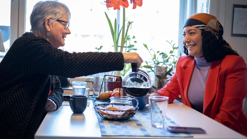 "Jag tror att vår vänskap fungerar för att Barbro är öppen person. Hon dömer inte vad man än berättar", säger Joana Dos Santos.