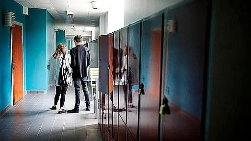 Alliansen vet inte vad den vill med skolan och barnomsorgen, skriver artikelförfattarna.
