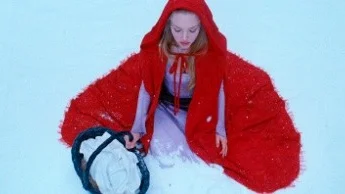 Amanda Seyfried spelar den unga Valerie i Red riding hood, som är en omtolkning av den gamla sagan om Rödluvan.