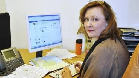 Malin Eivergård, webbredaktör på Östhammars kommun har Facebook som en av sina arbetsuppgifter.