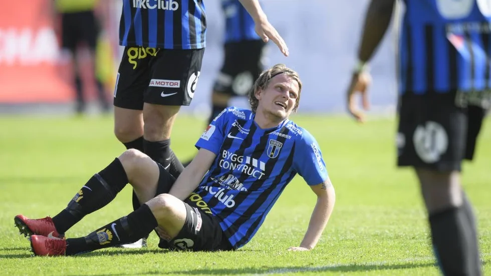 Tim Björkström hade ont i ljumsken redan från den första matchminuten.