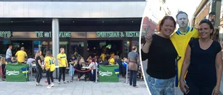 Gulklädd fest på Uppsalas gator