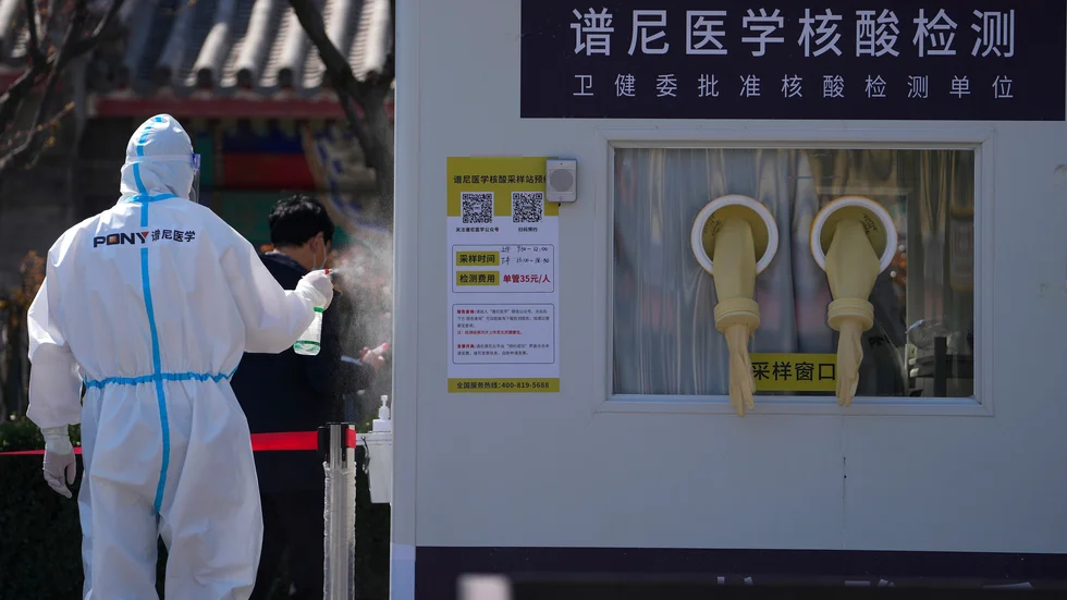 Shanghai har inlett Kinas största nedstängning på två år som konsekvens av coronapandemin.