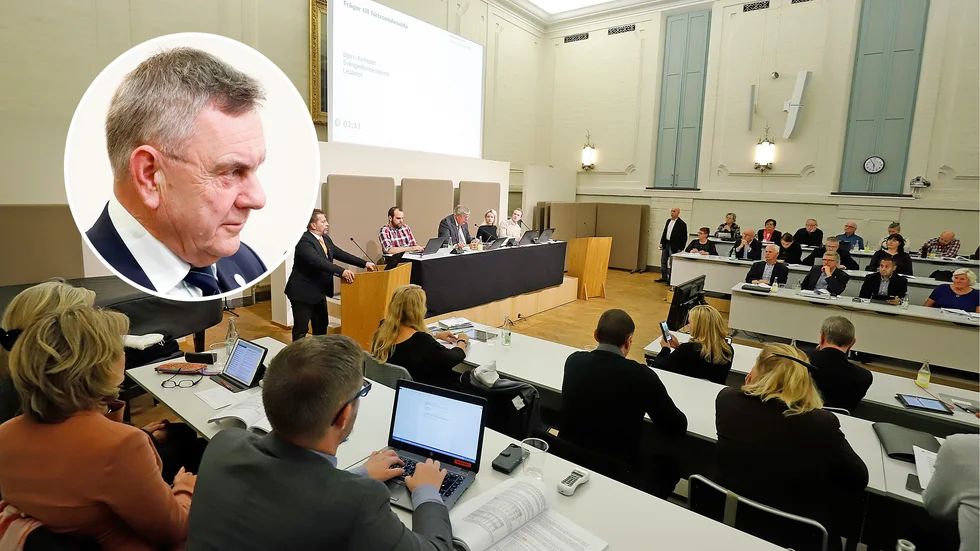 Roger Richthoff byter parti till Alternativ för Sverige. "Jag tycker att AfS är mycket mer konsekventa när det handlar om att träda ur EU på sikt". 