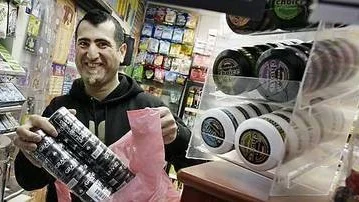 Khaled Malla har sålt mycket snus den senaste tiden.