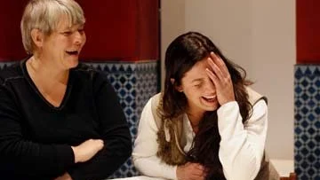 Anki Larsson och Jennie Silfverhjelm spelar bägge i Upsala stadsteaters uppsättning av Bernardas hus.