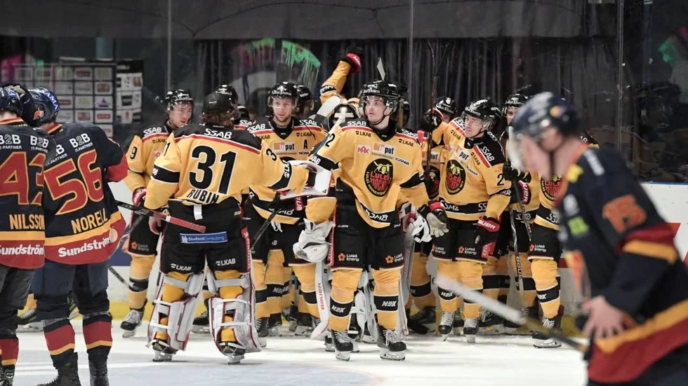 Luleå firar segern mot Djurgården.