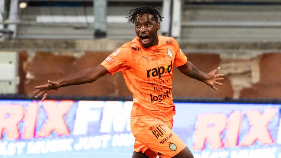 AFC:s York Rafael gjorde två av lagets tre mål i premiären borta mot Jönköping. Matchen slutade 3–2 till AFC efter att inhopparen Abdul Halik Hudu satt segermålet. 