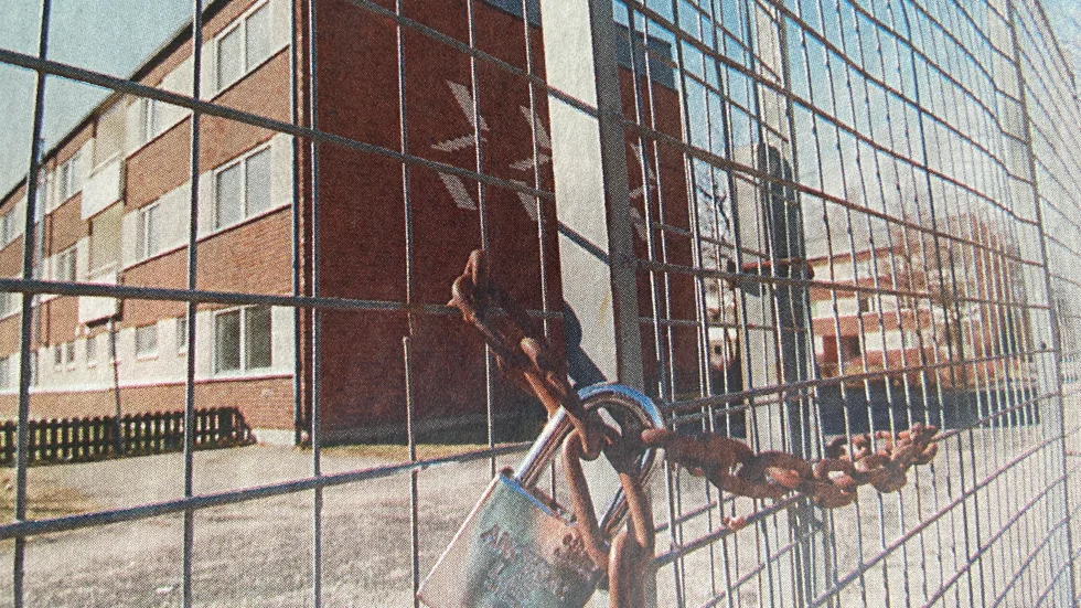 KK för 25 år sedan. Rivningsprocessen är låst. Tanken är att ett eller två av husen vid Halvergatan eventuellt byggs om till seniorboende, men hittills har intresset varit svalt, och inget beslut är fattat.