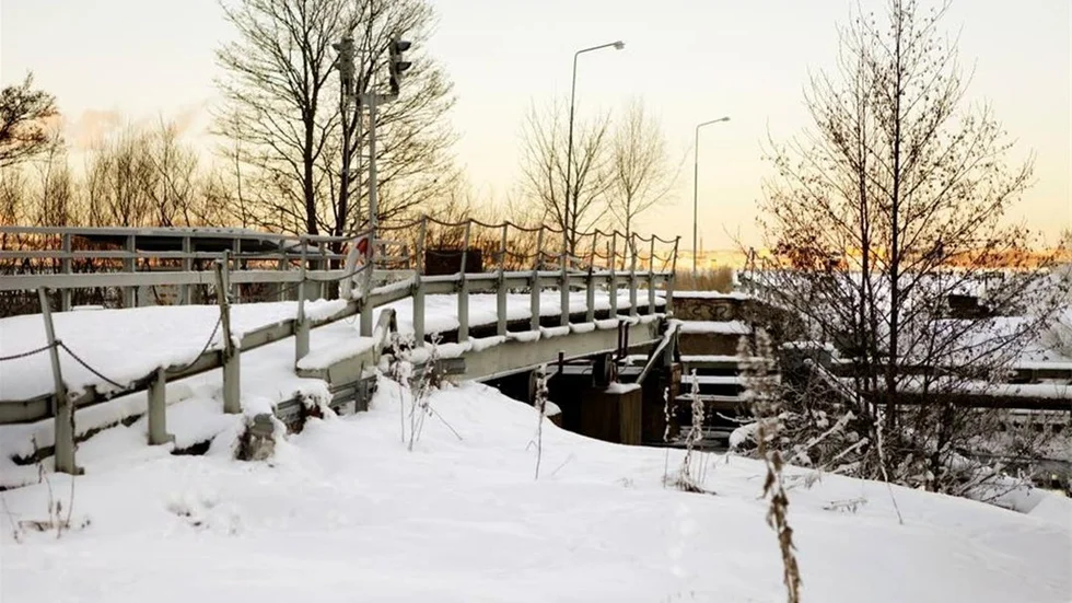 Vindbron. Vindbron bör i första hand byggas om för buss och cykel, skriver Anders Lindgren.