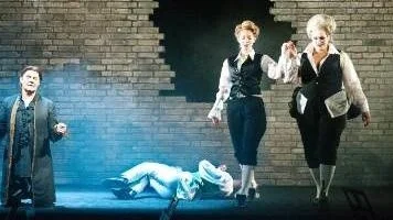 Johan Rabaeus, Adam Pålsson, Beatrice Orler och Maria Hulthen i Amadeus på Dramaten.
